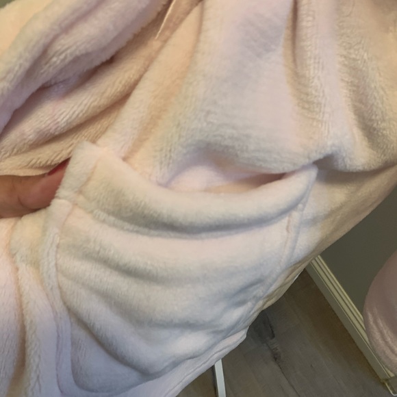 Victoria Secret Pink Robe - Picture 4 of 6